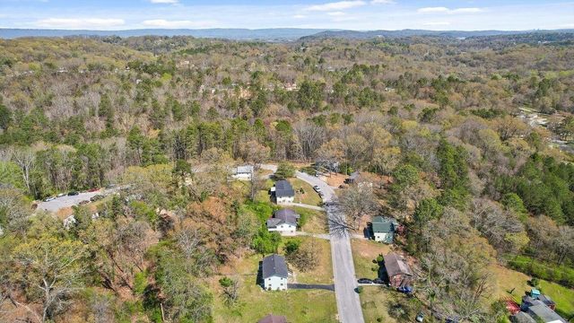 2320 Northbrier Lane, Chattanooga, TN 37406