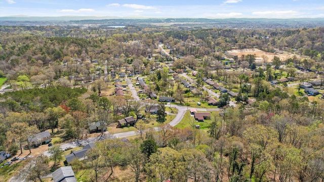 2320 Northbrier Lane, Chattanooga, TN 37406