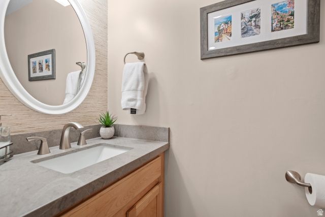 7002 S DEREK HOLLOW CV, Midvale, UT 84047
