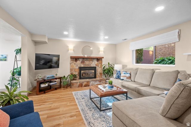 7002 S DEREK HOLLOW CV, Midvale, UT 84047