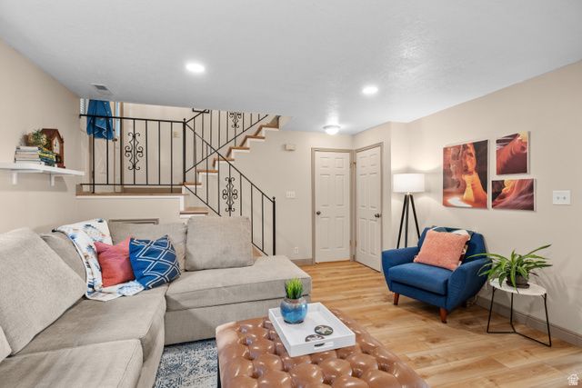 7002 S DEREK HOLLOW CV, Midvale, UT 84047