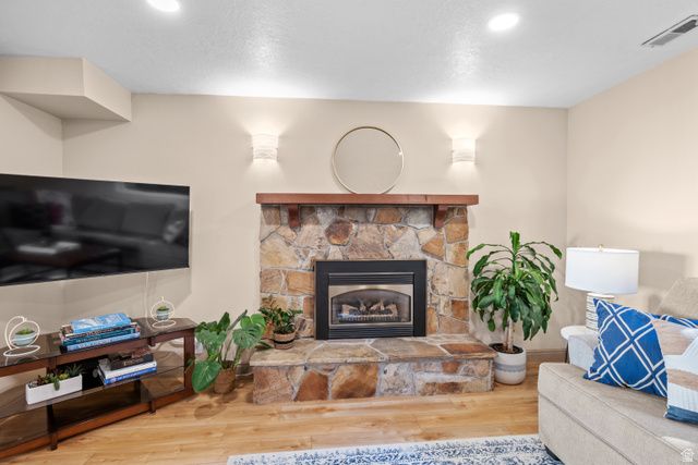 7002 S DEREK HOLLOW CV, Midvale, UT 84047