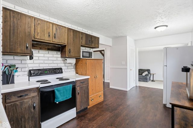 2492 S 125 E, Shelbyville, IN 46176