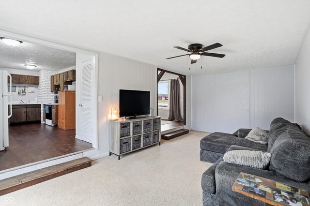 2492 S 125 E, Shelbyville, IN 46176