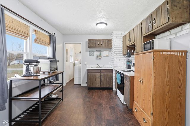 2492 S 125 E, Shelbyville, IN 46176