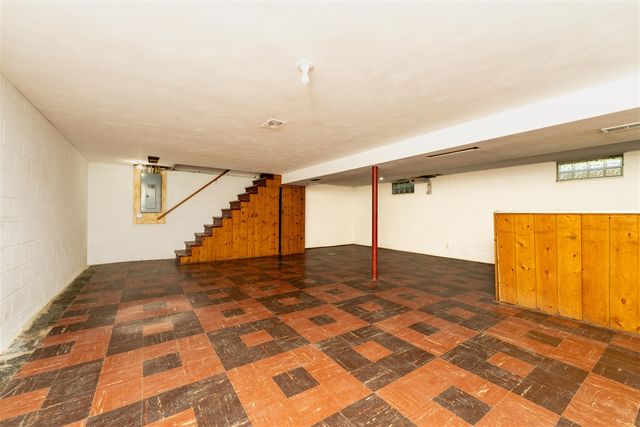 811 Thomas Street, Plainwell, MI 49080