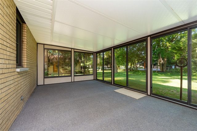 811 Thomas Street, Plainwell, MI 49080