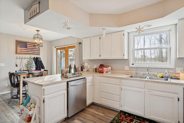 6974 Surrey Lane, Jackson, MI 49201