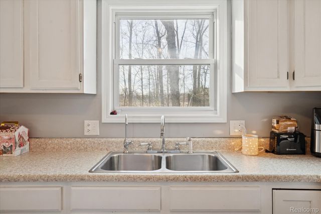 6974 Surrey Lane, Jackson, MI 49201