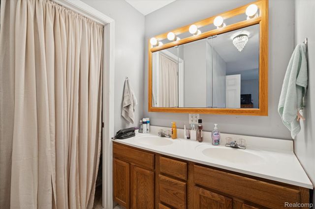 6974 Surrey Lane, Jackson, MI 49201