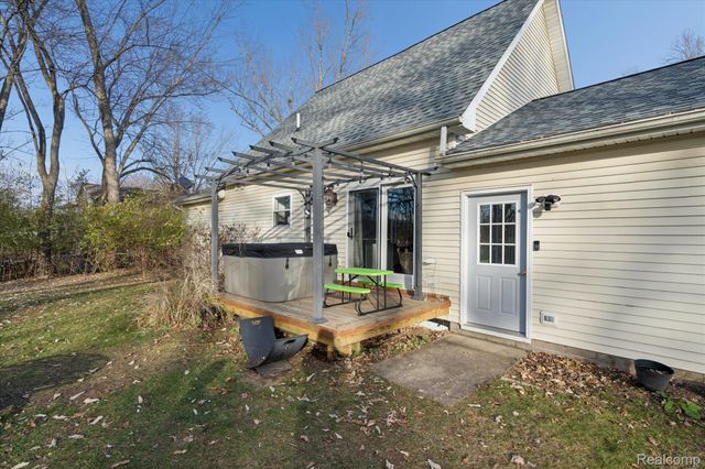 6974 Surrey Lane, Jackson, MI 49201