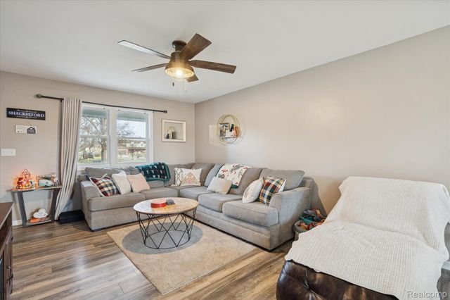 6974 Surrey Lane, Jackson, MI 49201