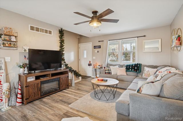 6974 Surrey Lane, Jackson, MI 49201