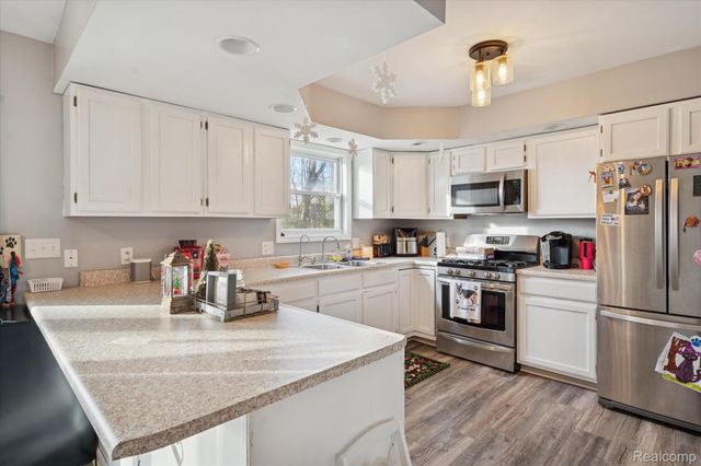 6974 Surrey Lane, Jackson, MI 49201