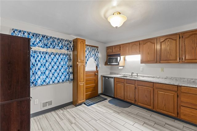 26 Edinburg Drive, Penn Hills, PA 15235