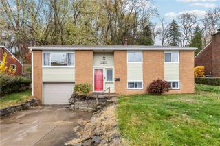 26 Edinburg Drive, Penn Hills, PA 15235