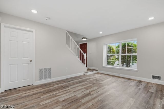 162 Mcnair Ct, Franklin Twp., NJ 08873