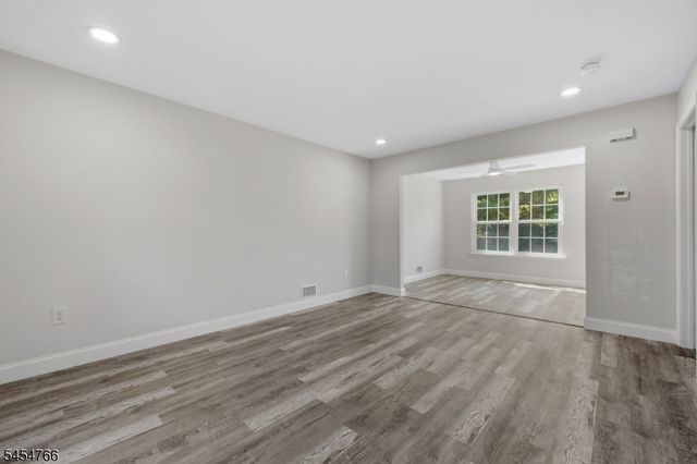 162 Mcnair Ct, Franklin Twp., NJ 08873