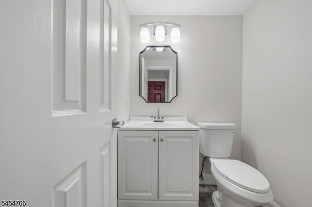 162 Mcnair Ct, Franklin Twp., NJ 08873