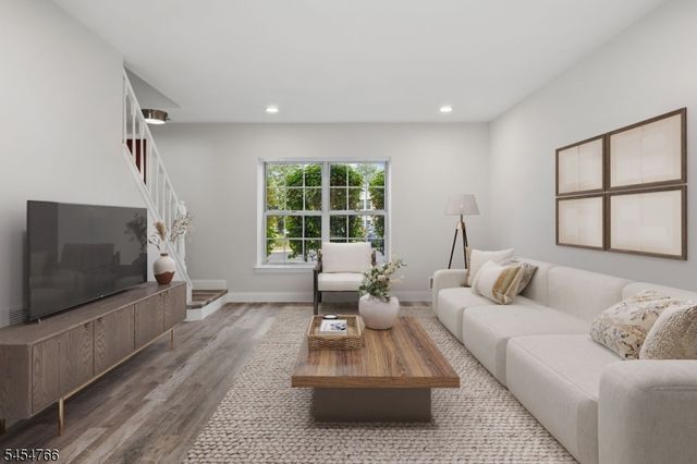 162 Mcnair Ct, Franklin Twp., NJ 08873