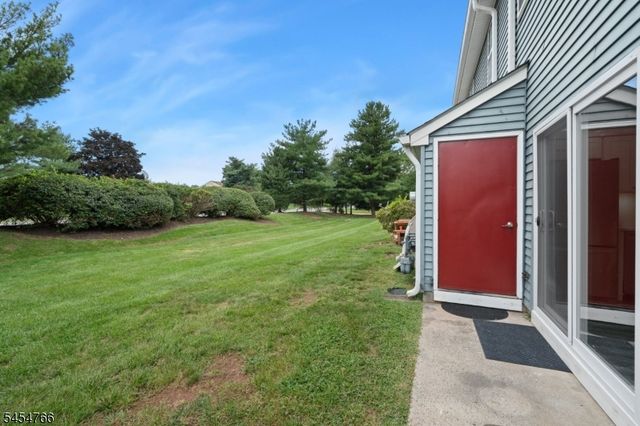 162 Mcnair Ct, Franklin Twp., NJ 08873
