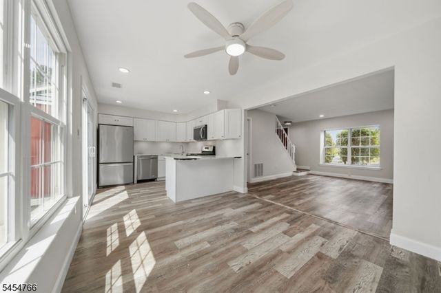162 Mcnair Ct, Franklin Twp., NJ 08873