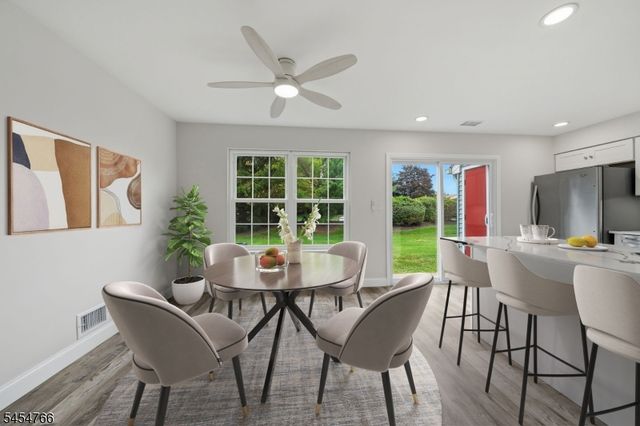 162 Mcnair Ct, Franklin Twp., NJ 08873
