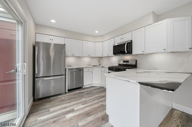 162 Mcnair Ct, Franklin Twp., NJ 08873
