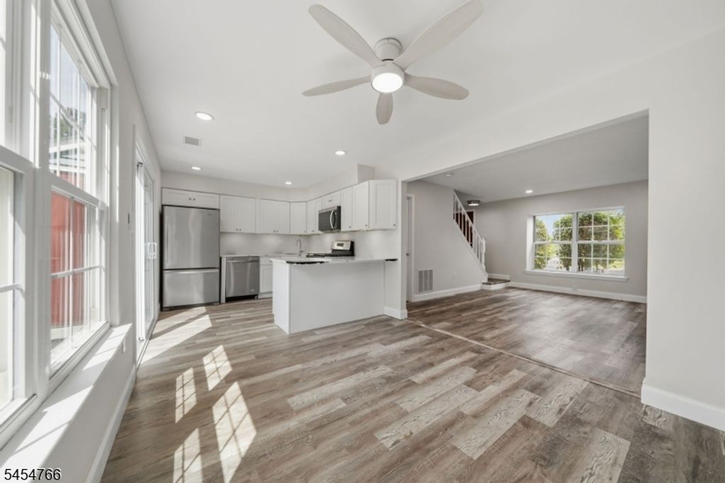 162 Mcnair Ct, Franklin Twp., NJ 08873 — photo 4
