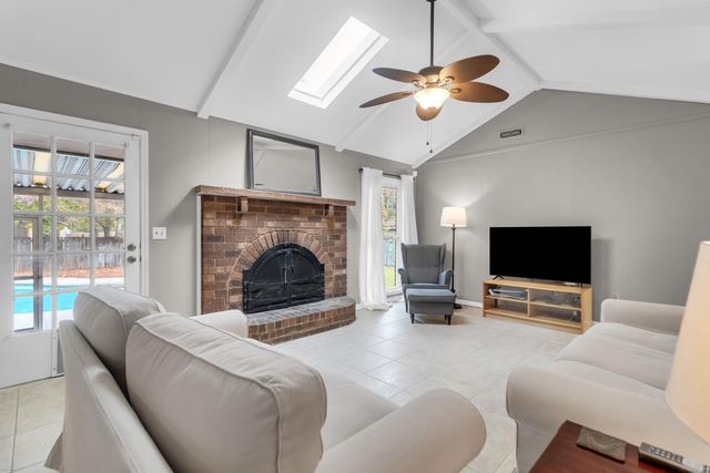 8 Corsica Court, Hanahan, SC 29410