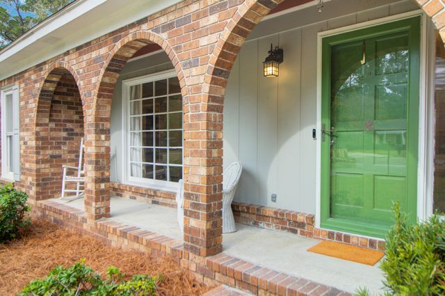 8 Corsica Court, Hanahan, SC 29410