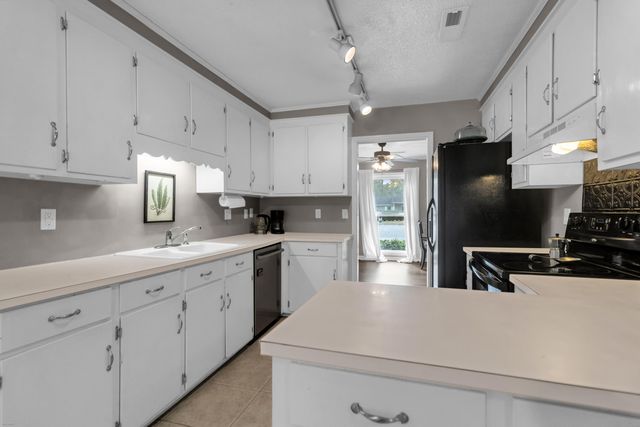 8 Corsica Court, Hanahan, SC 29410