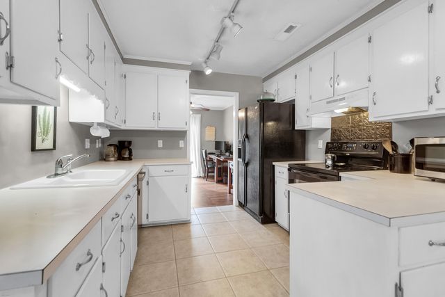 8 Corsica Court, Hanahan, SC 29410