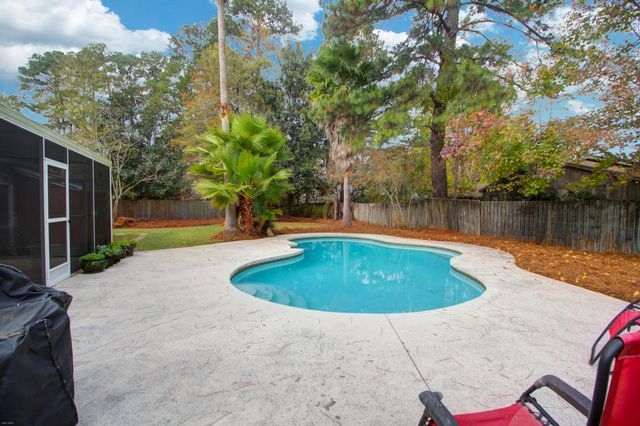 8 Corsica Court, Hanahan, SC 29410