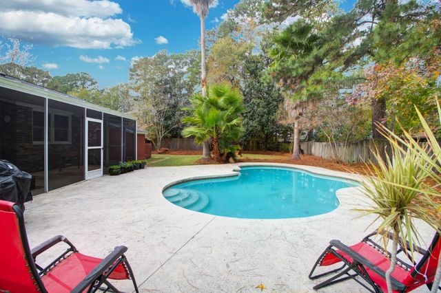 8 Corsica Court, Hanahan, SC 29410