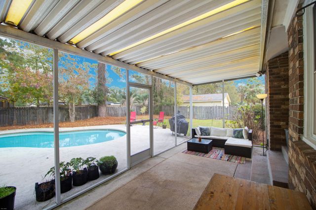 8 Corsica Court, Hanahan, SC 29410