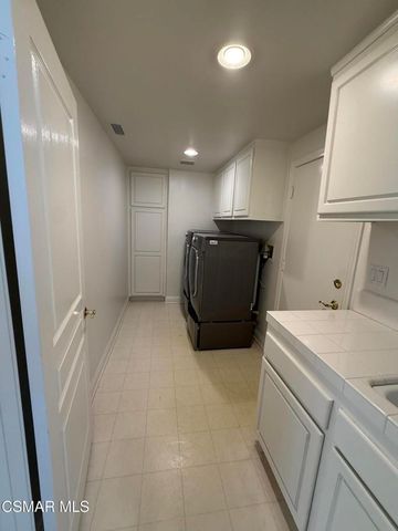 1596 Blue Canyon Street, Newbury Park, CA 91320