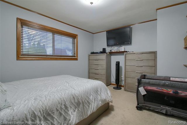 2306 Middlefield Court, Trenton, MI 48183