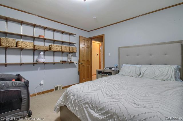 2306 Middlefield Court, Trenton, MI 48183