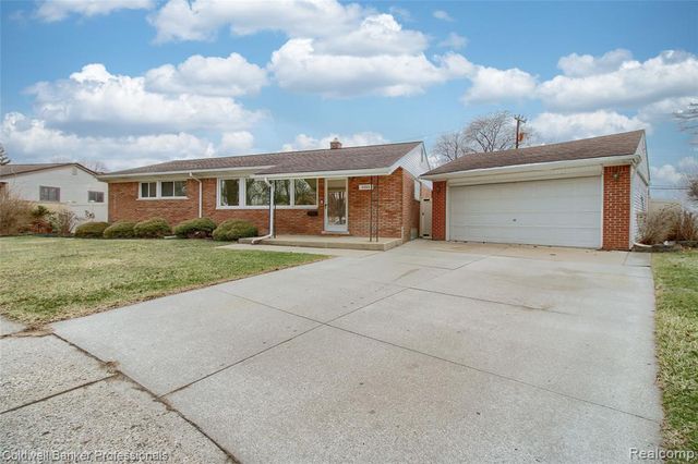 2306 Middlefield Court, Trenton, MI 48183