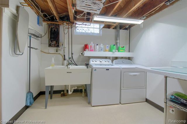 2306 Middlefield Court, Trenton, MI 48183