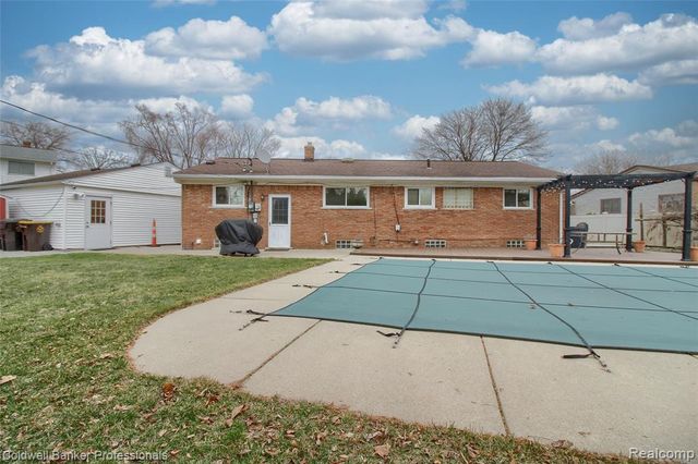 2306 Middlefield Court, Trenton, MI 48183