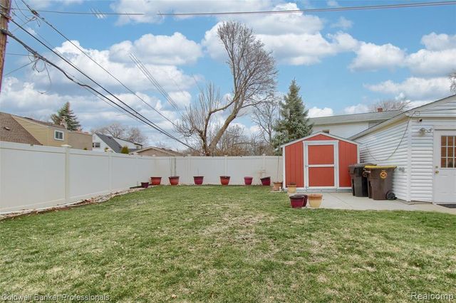 2306 Middlefield Court, Trenton, MI 48183