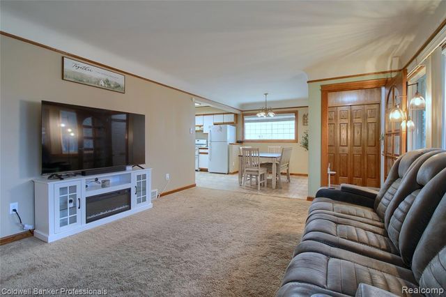 2306 Middlefield Court, Trenton, MI 48183