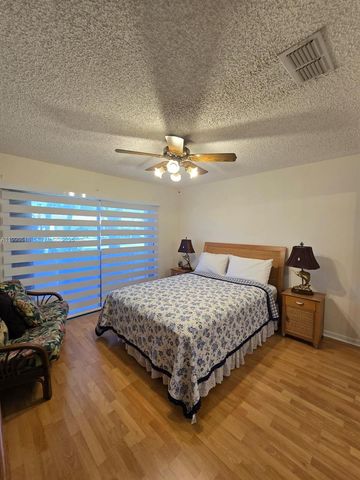 5 Rogart Cir 5, Boynton Beach, FL 33426