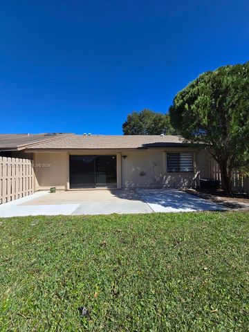 5 Rogart Cir 5, Boynton Beach, FL 33426