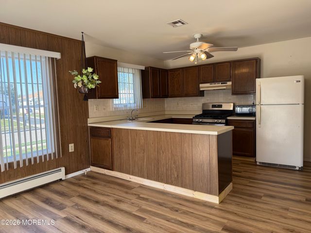 1 Claremont Street, Toms River, NJ 08757