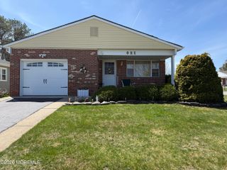 1 Claremont Street, Toms River, NJ 08757