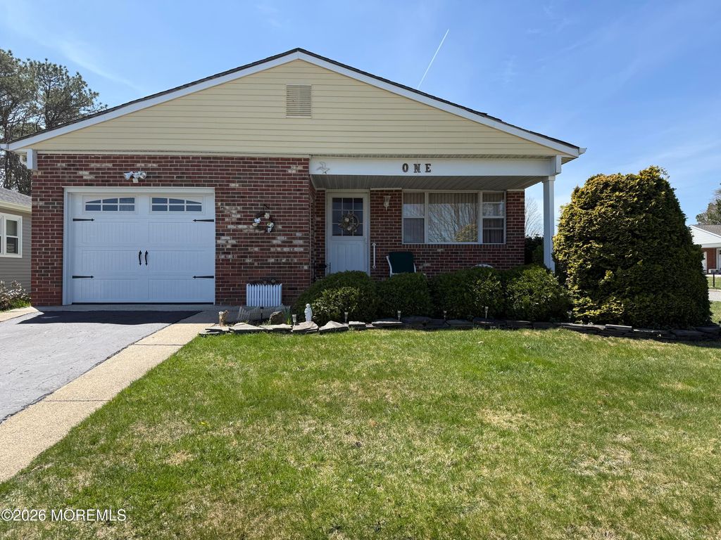 1 Claremont Street, Toms River, NJ 08757