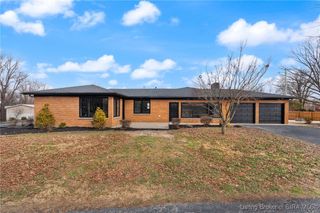 6826 Diamond Heights, Sellersburg, IN 47172